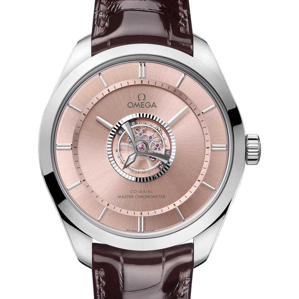 Omega 43 mm, Canopus Gold on leather strap