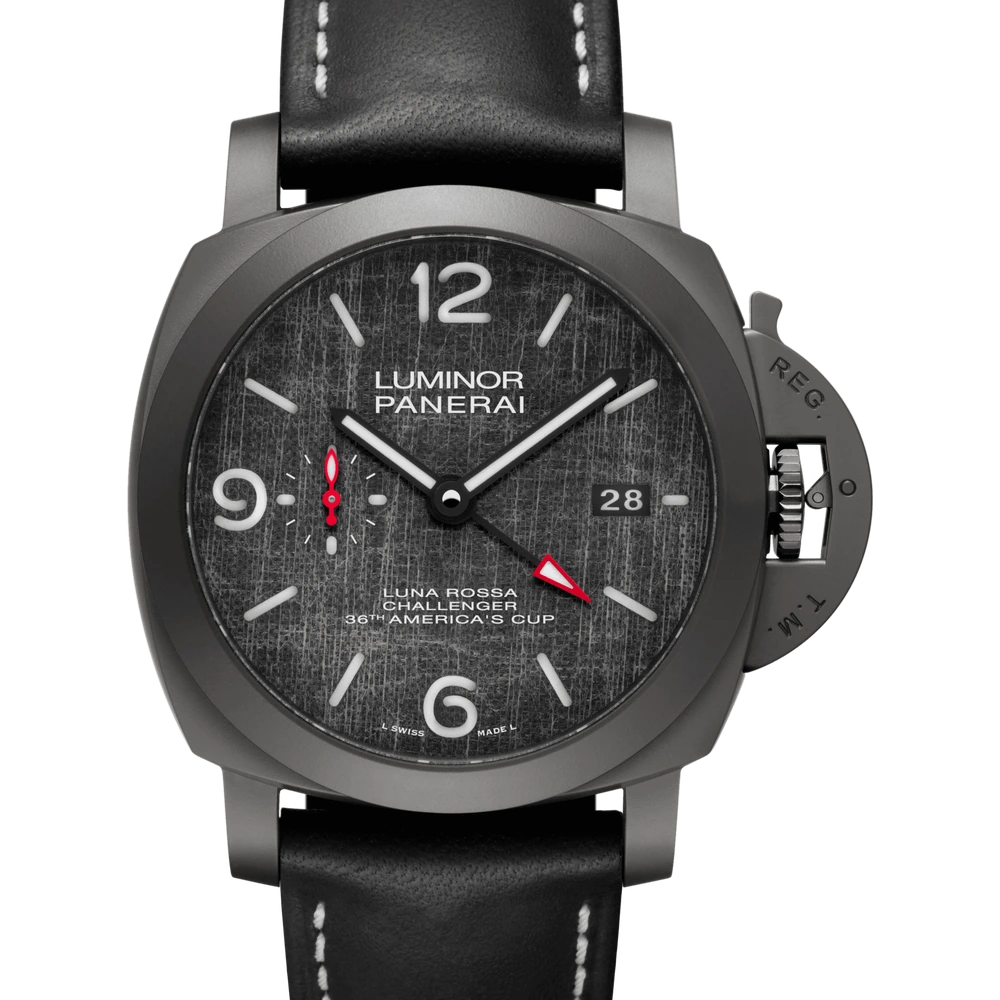 Panerai Luna Rossa GMT, 44 mm, Titanium DLC