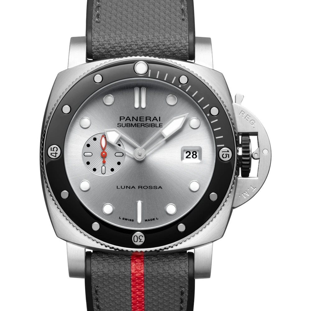 Panerai QuarantaQuattro Luna Rossa, 44 mm, Brushed steel