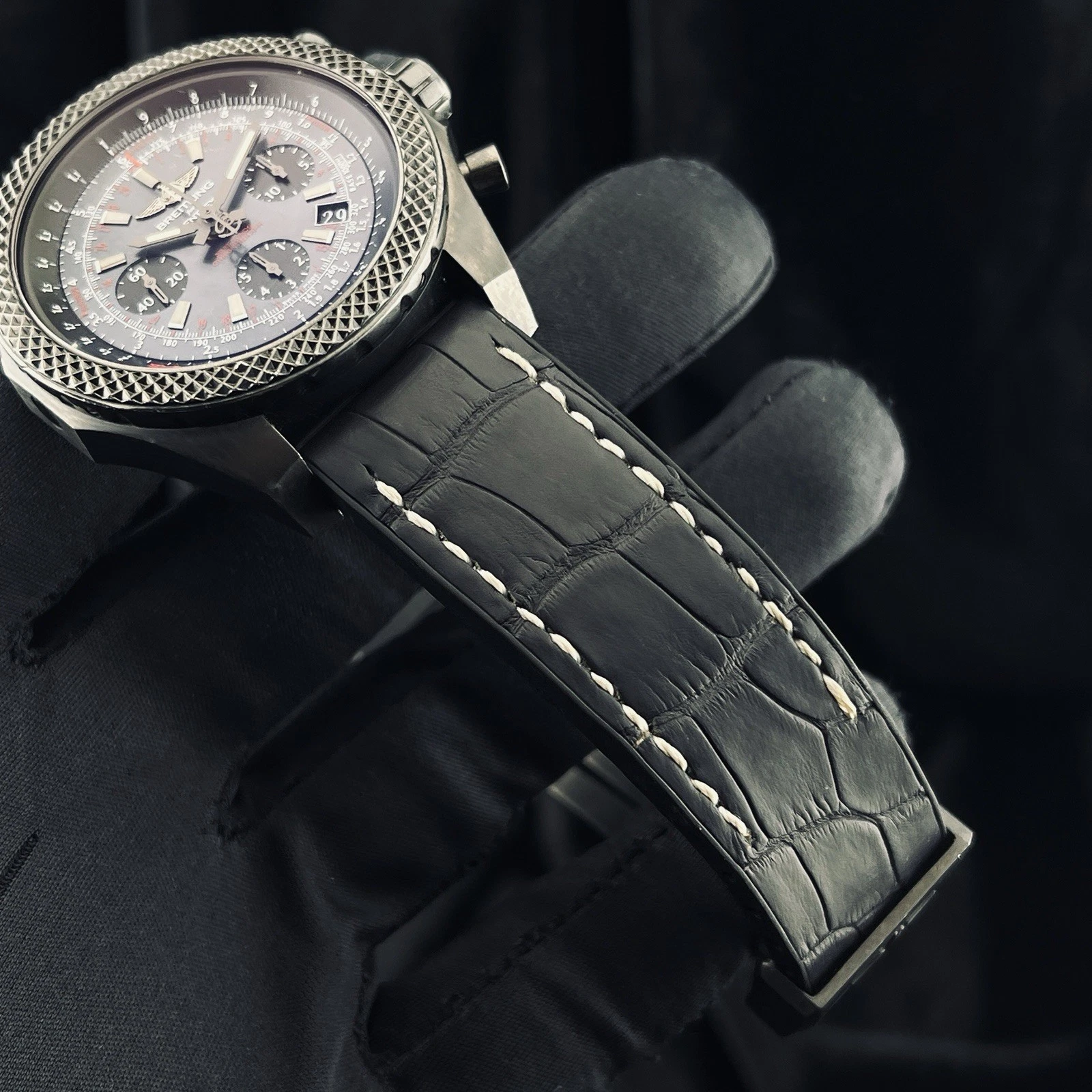 Breitling Bentley B06 Black Mother Of Pearl 44mm MB0612 Full Set Serviced - Image 6